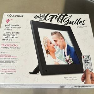 Aluratek 9” Multimedia Digital Photo Frame - 16G memory